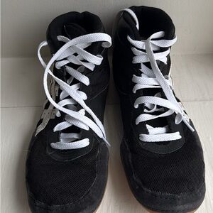 ASICS  Black and White wrestling  Shoes